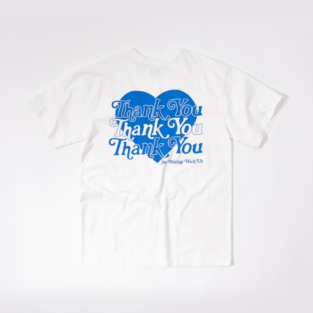 THANK YOU HEART SYMBOL T-SHIRT (OFF WHITE / BLUE)(예약배송 3월 25일 이후 순차출고)